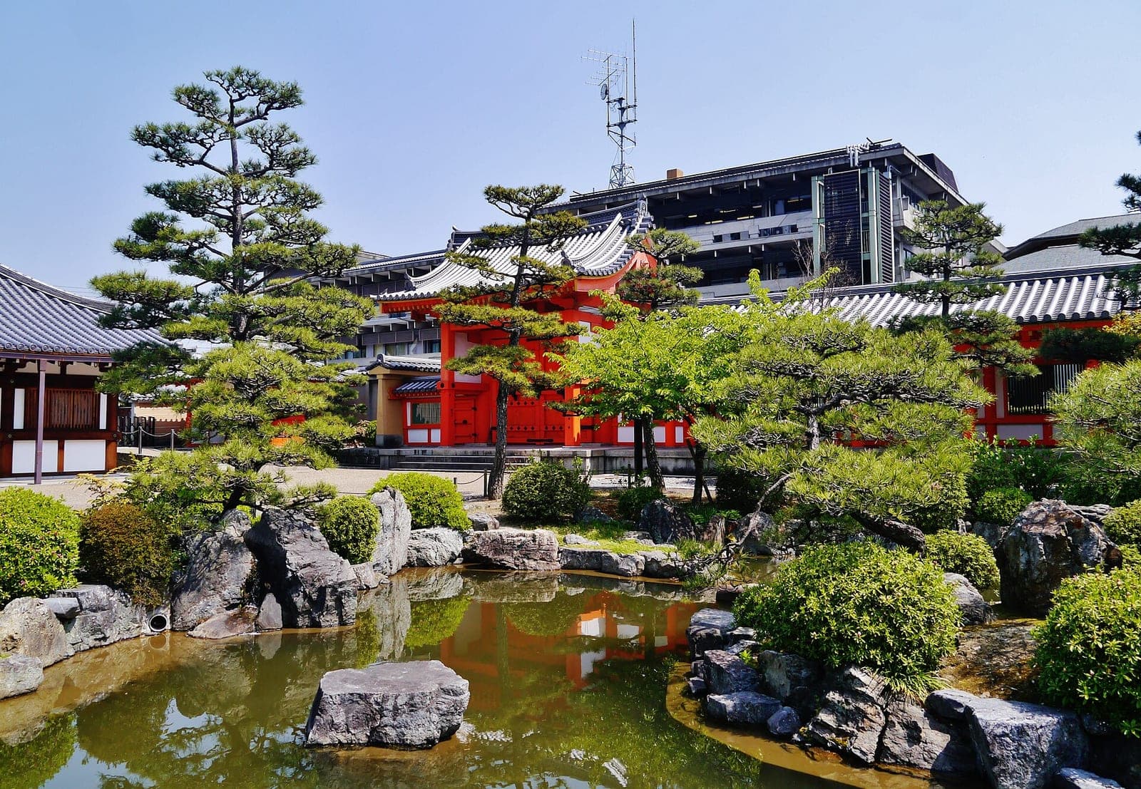 Garden at Sanjusangen-do