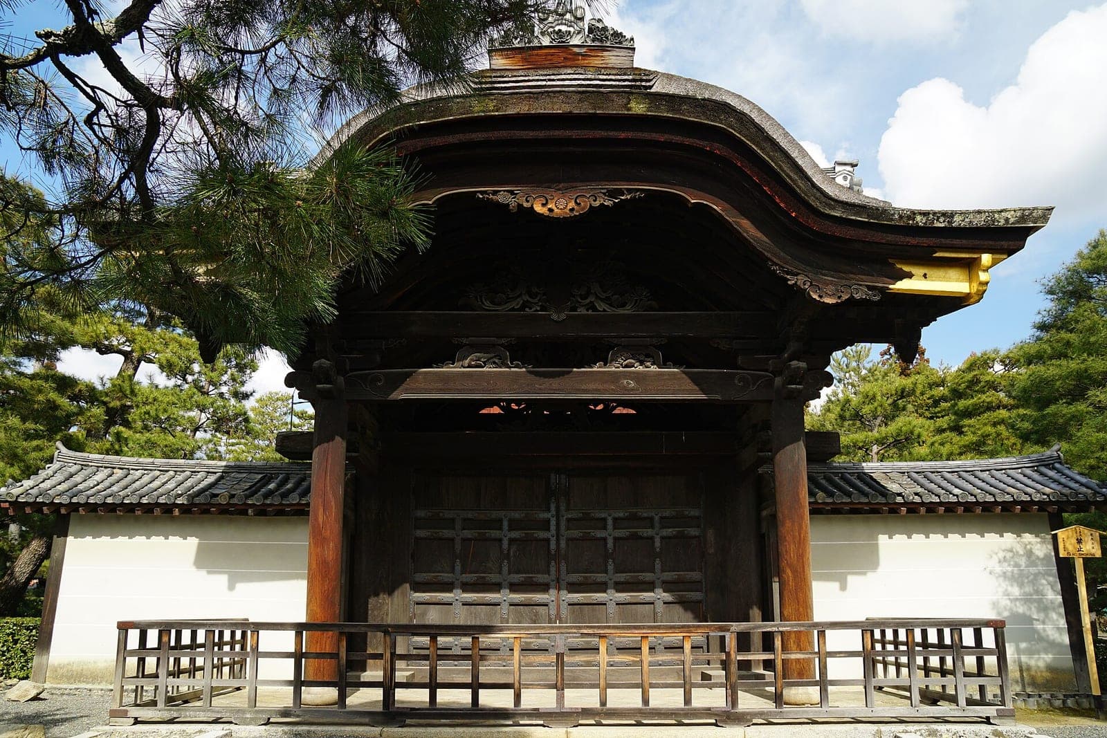A quiet precinct in the Daitoku-ji complex