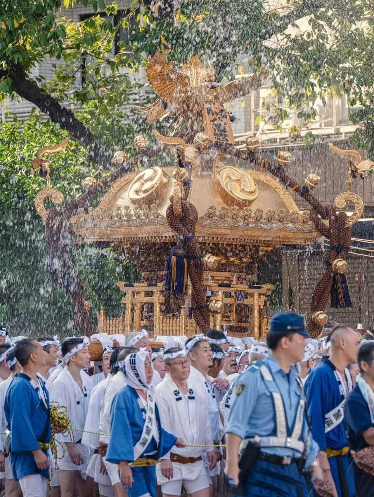 Tokyo's Water-Splashing Festival 12