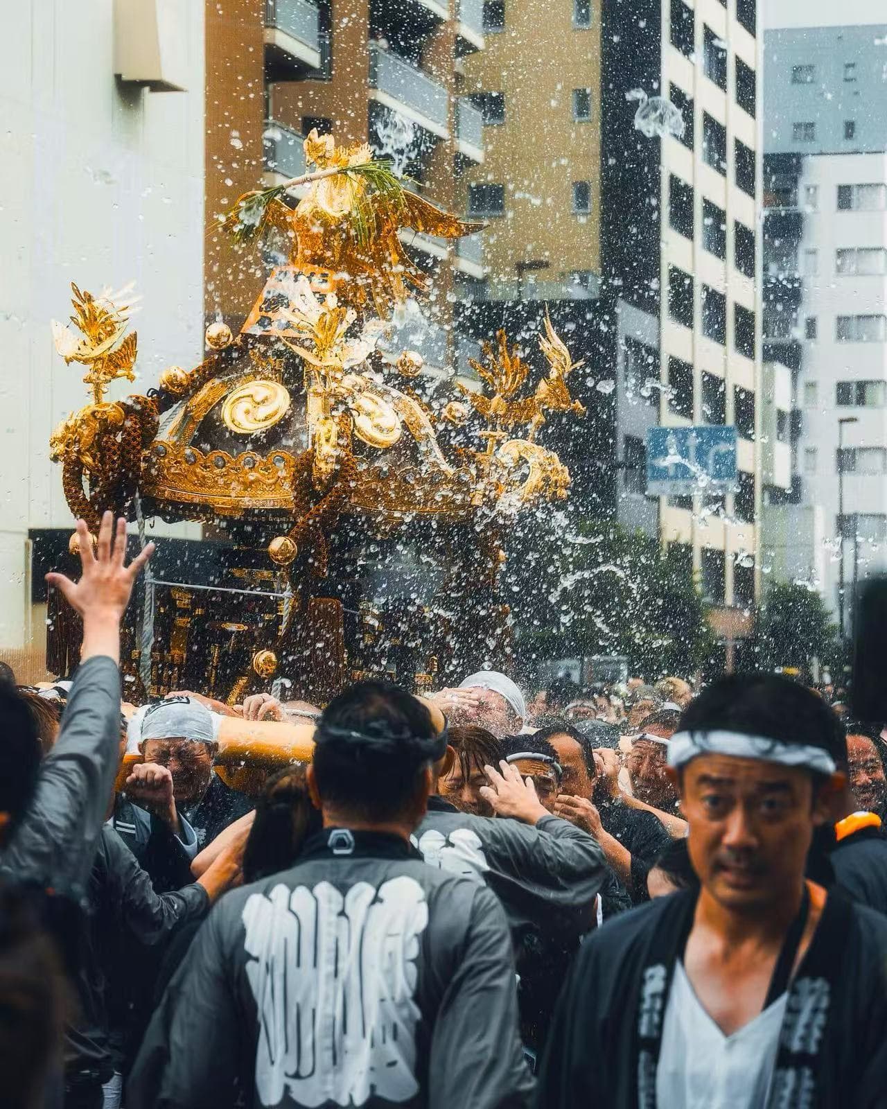 Tokyo's Water-Splashing Festival 7