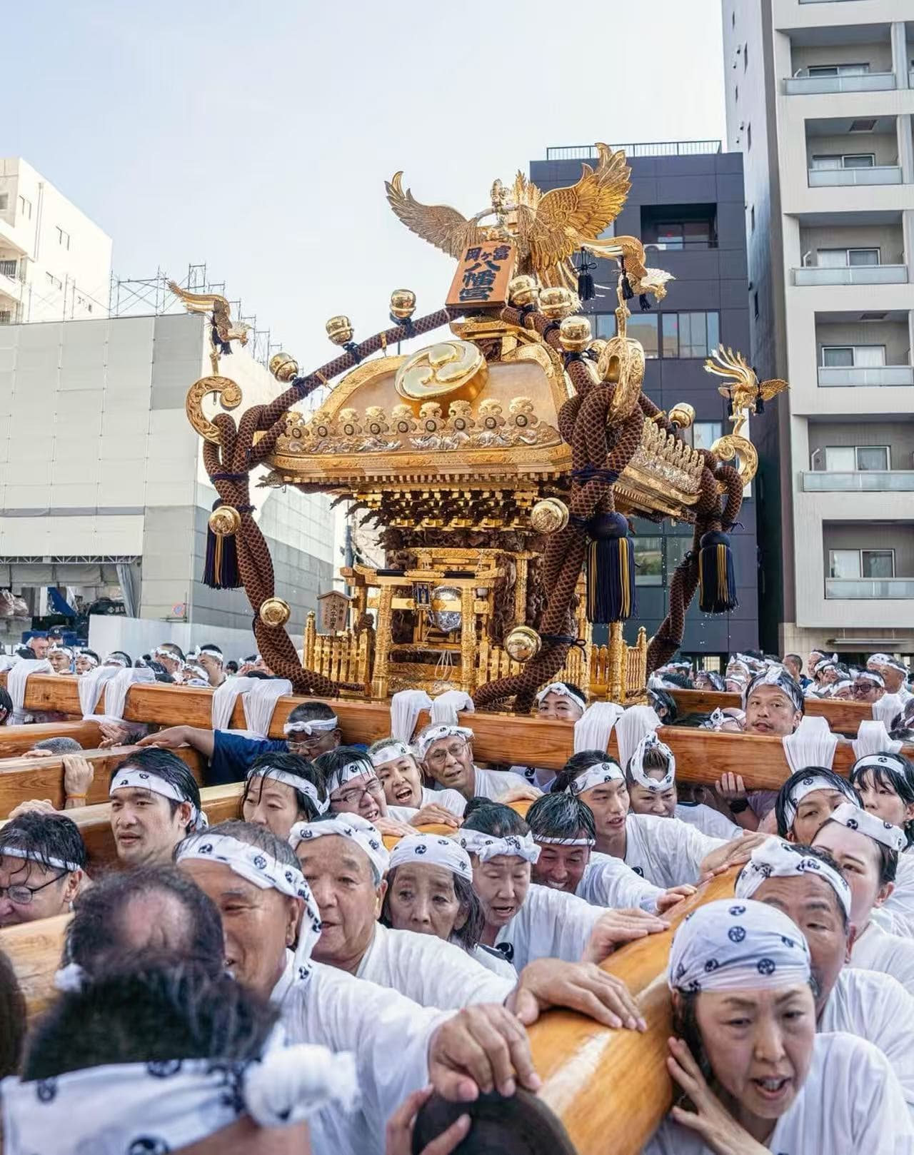 Tokyo's Water-Splashing Festival 15